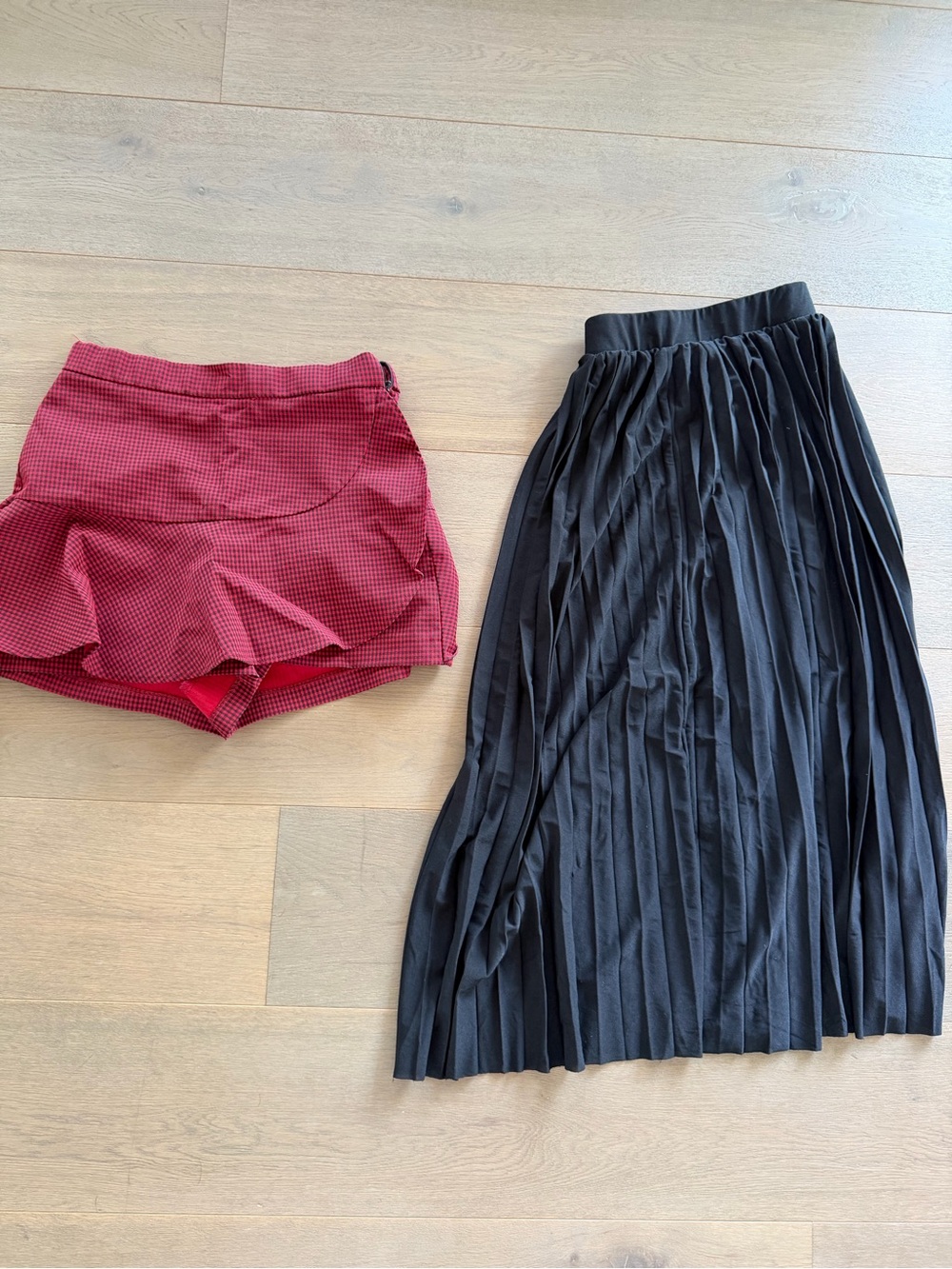 Vintage Zara skort and Black Pleated Midi Skirt - Versatile Everyday Style